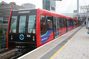 Driverless DLR Train. Photo: Hippoattack at English Wikipedia, Public domain, via Wikimedia Commons
