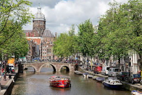 Amsterdam Canal. Credit: Wikimedia Commons Peter Burian